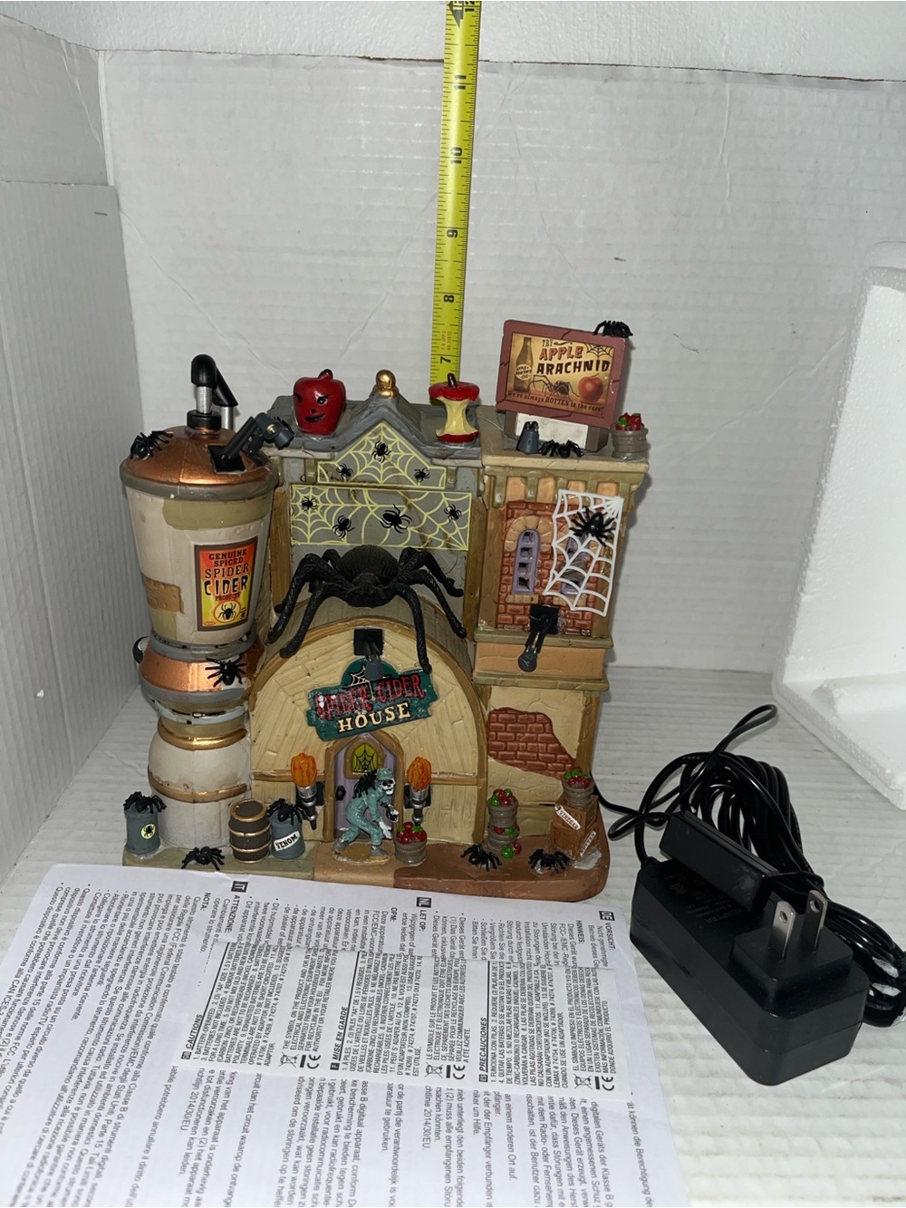 Lemax Spooky Town Halloween Village Spider Cider House Lights Up Decor 05606